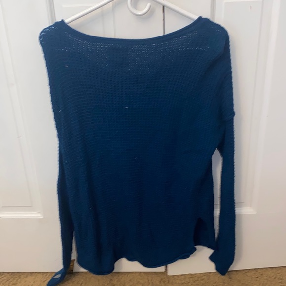 Hollister Knit Sweater - Picture 2 of 2